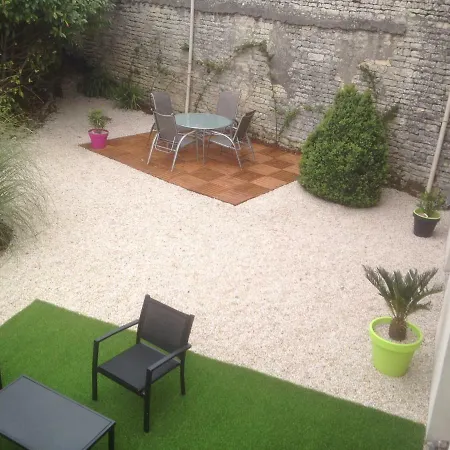 Tatil Evi Maison Charentaise Renovee Neuvicq-le-Château